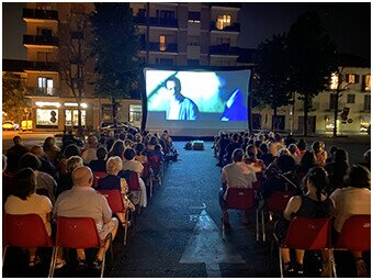 Una piazza, un parco, uno spazio all'aperto